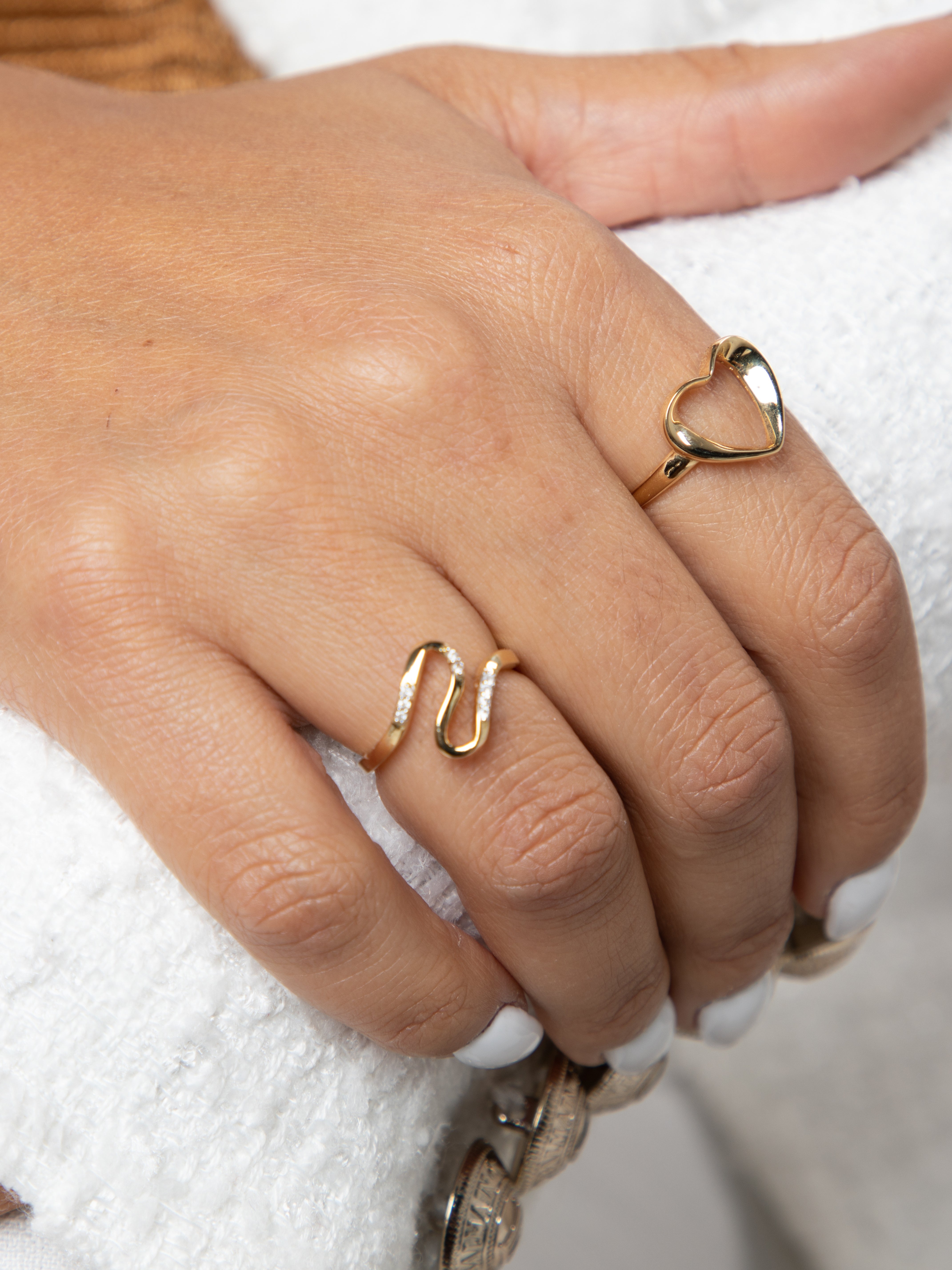 Wave diamond ring