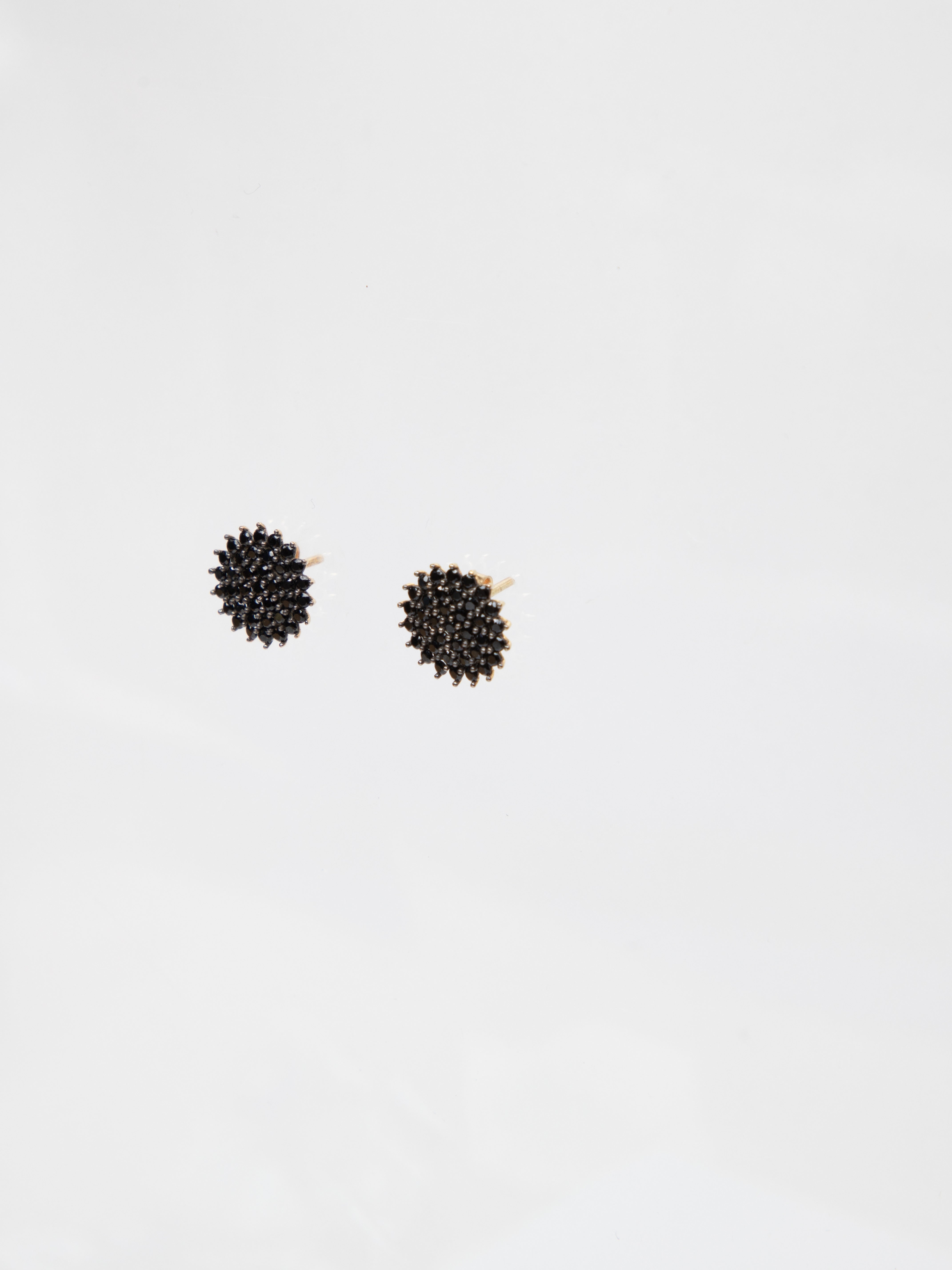 Black zircon pizza earrings
