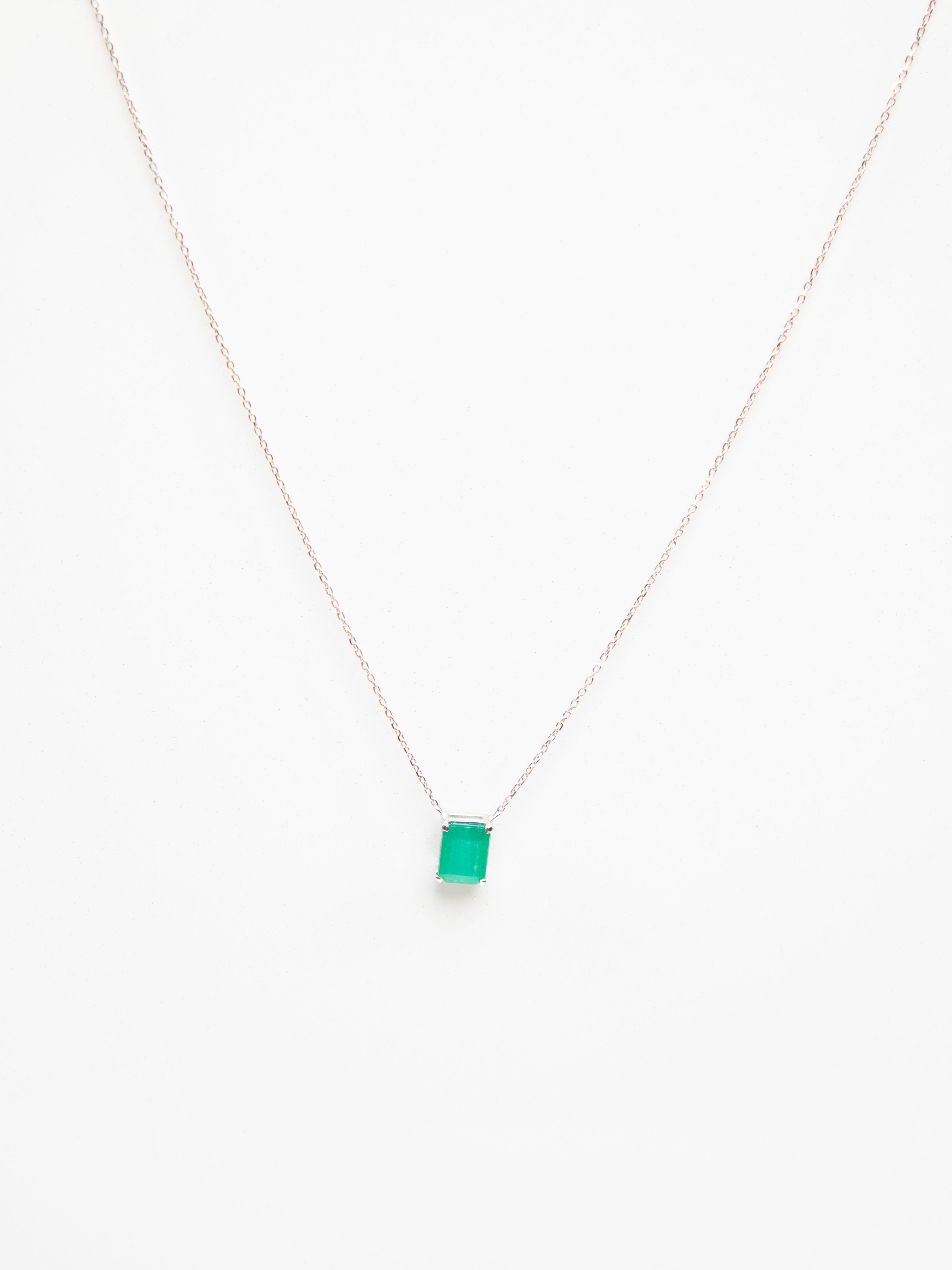 White gold emerald necklace