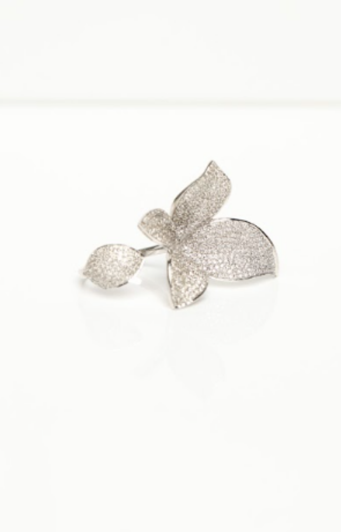 18k White Gold Diamond Leaf Ring