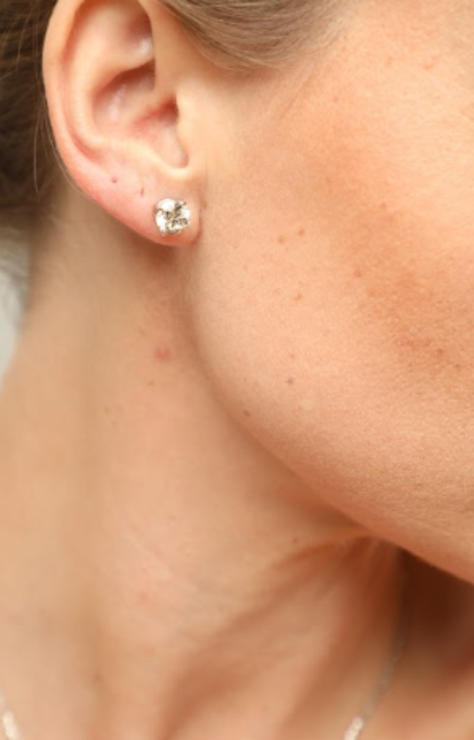 18k White Gold Diamond Stud Earrings