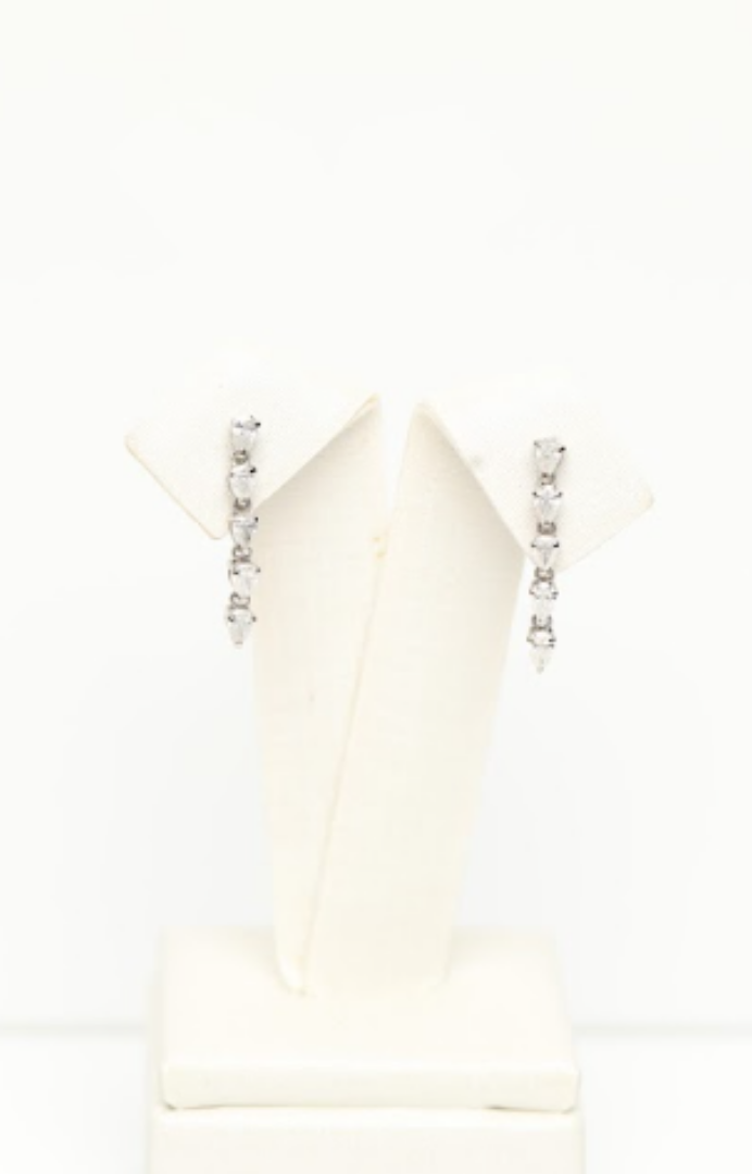 18k White Gold Diamond Line Earrings