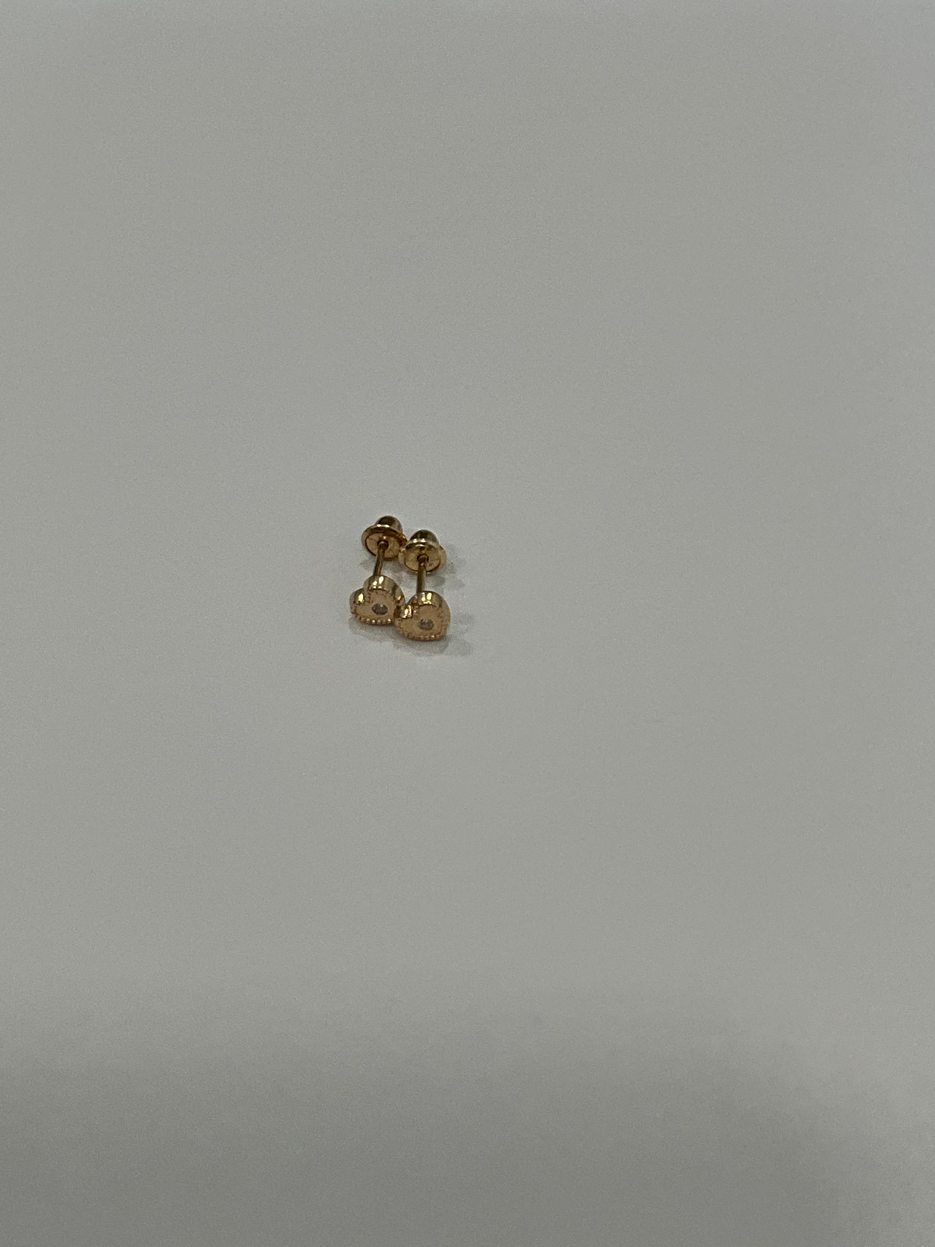 14k Centered heart earrings