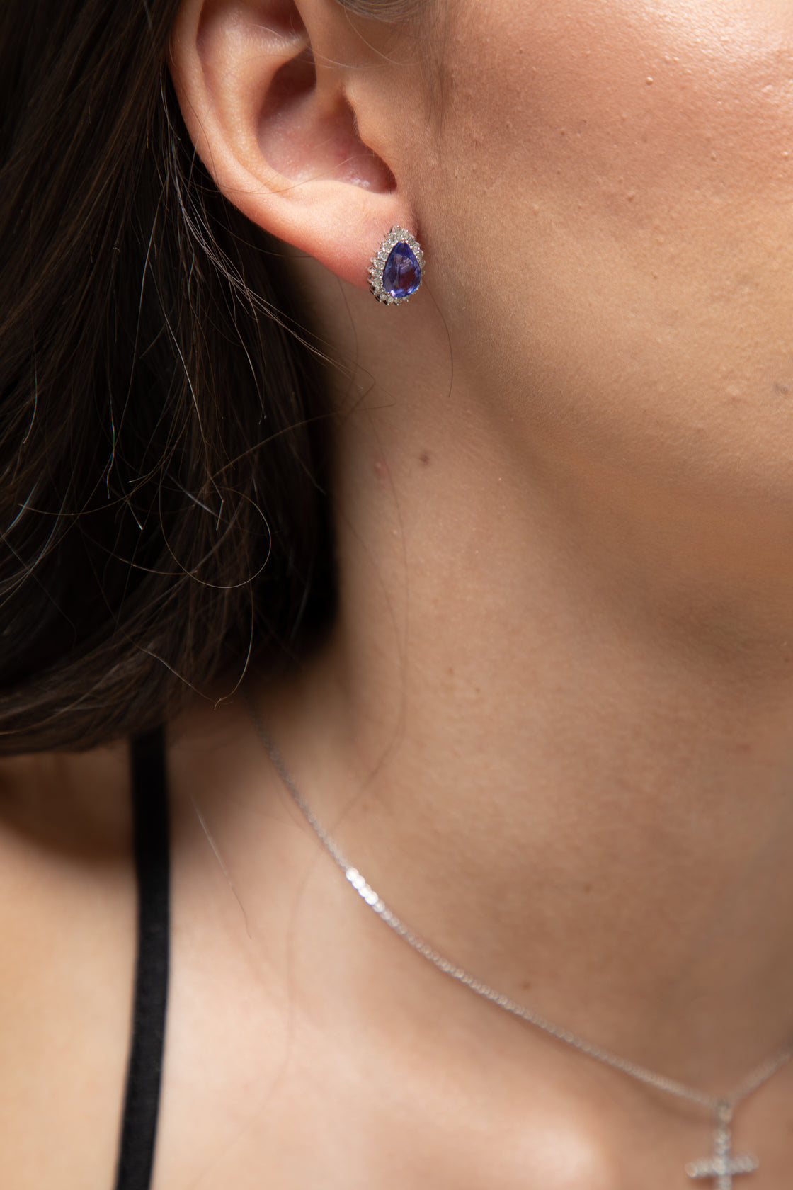 Tanzanites and diamonds earrings